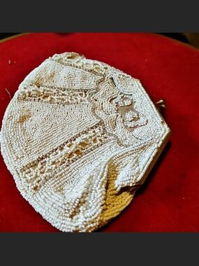 Vintage White Beaded Coin Purse